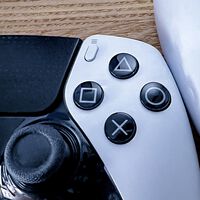 Liquidación de mandos DualSense y DualSense Edge en el outlet de MediaMarkt: Últimas unidades en mandos de PS5 rebajados